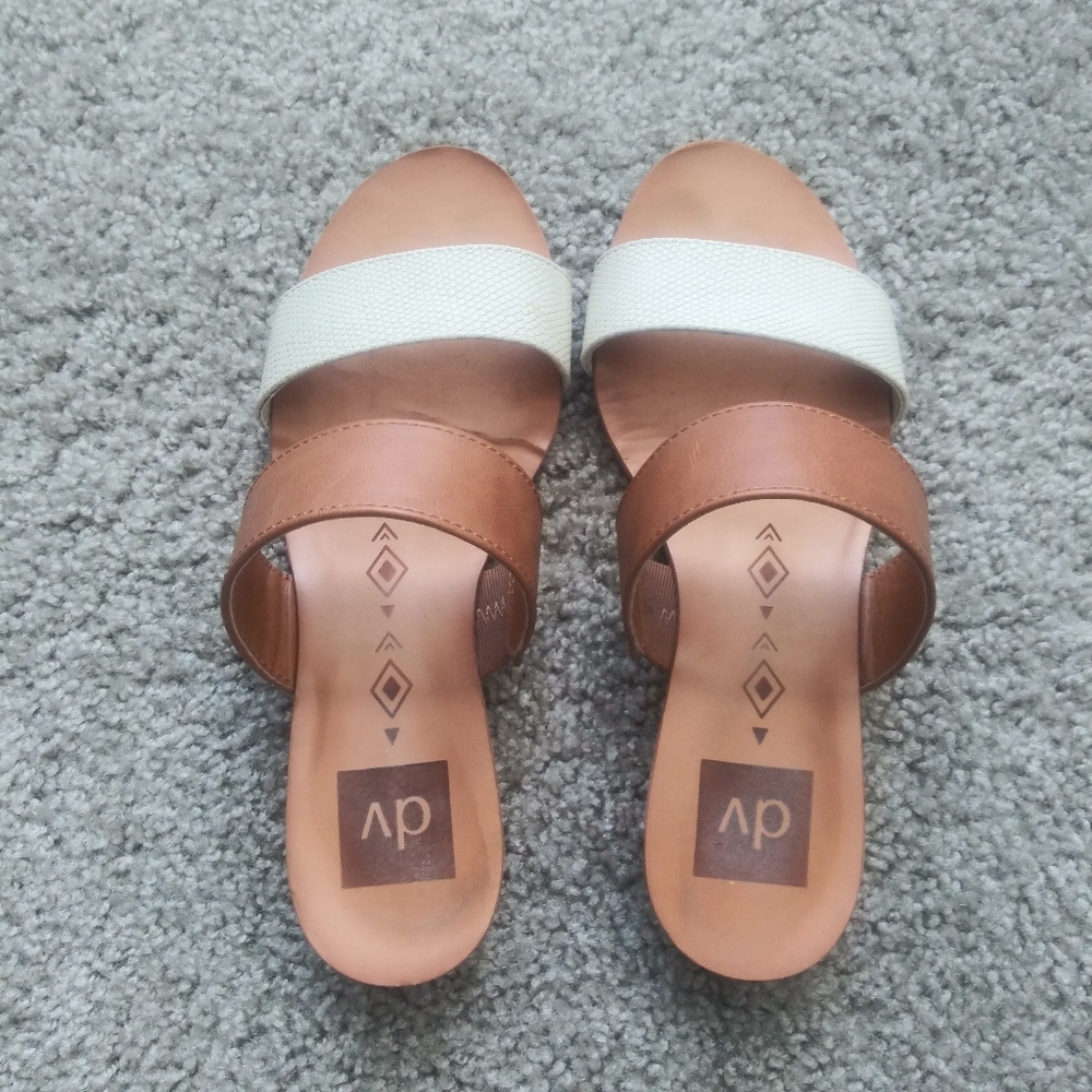 Double strap sandals